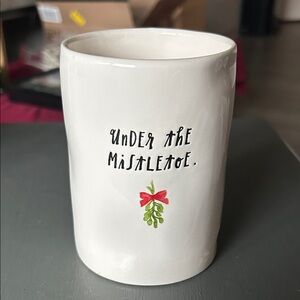 Rae Dunn White Mistletoe Magic Candle